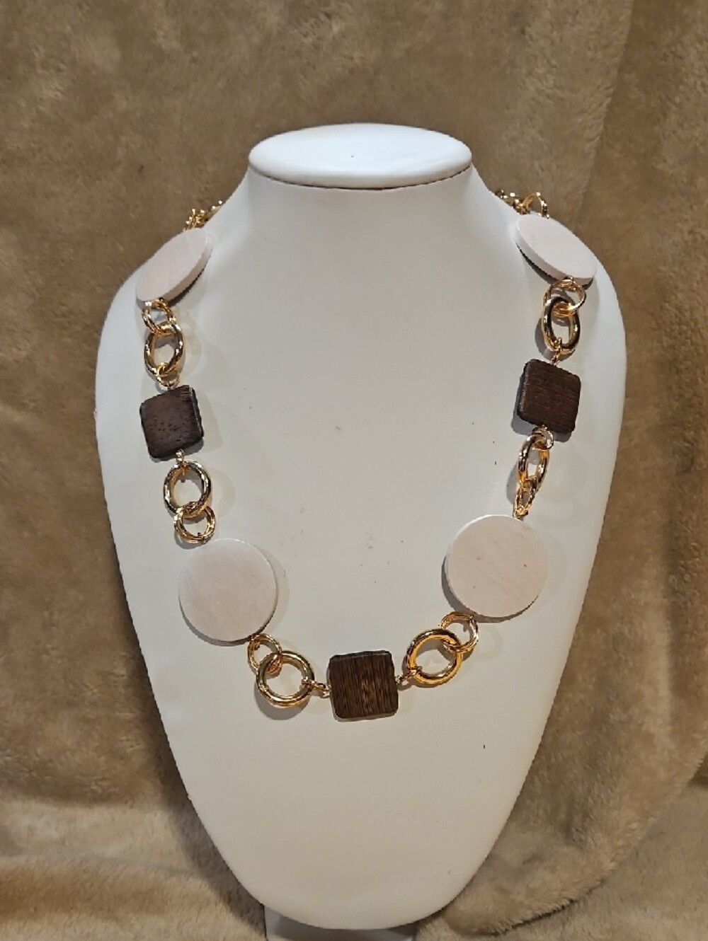 Stylish Wood & Gold Tone Necklace Set - Brown and Cream - Picture 3 of 6